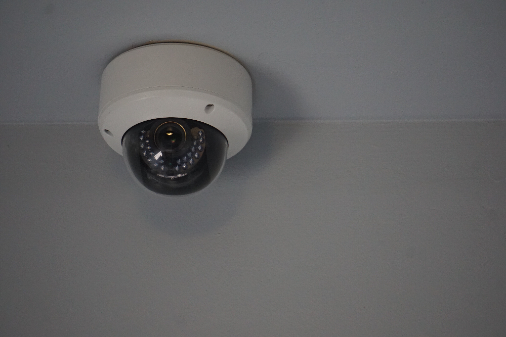 You are currently viewing How to Choose the Right Security Camera for Your Home